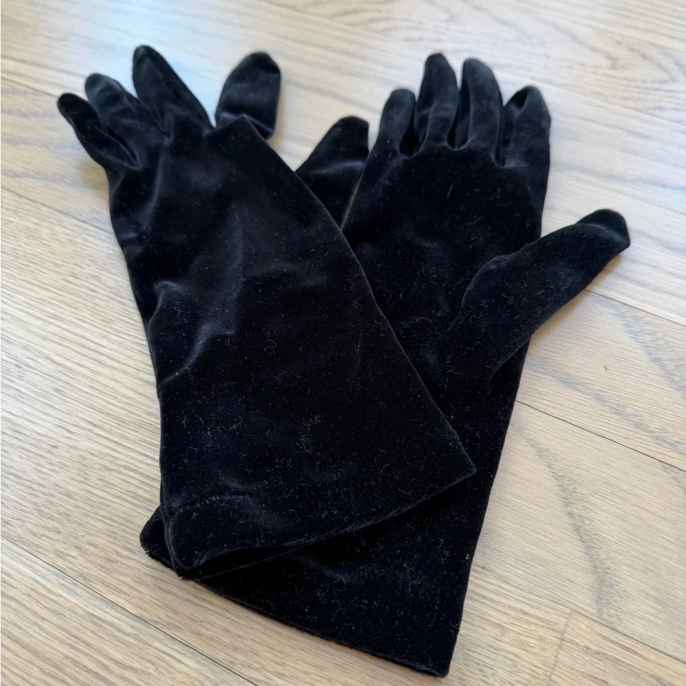 La Crasia Elegant Black Rayon Women's Gloves velvety look  vintage